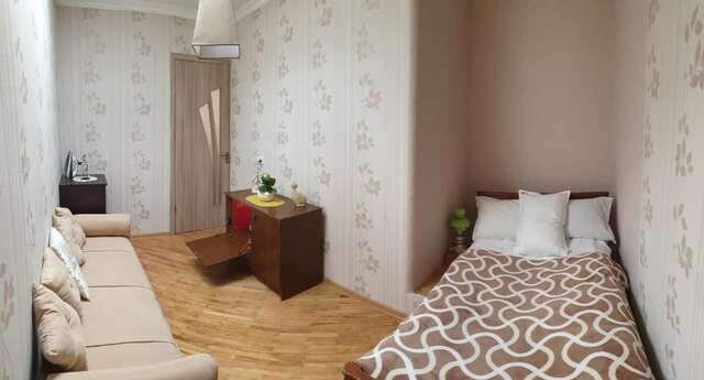 Дома для отпуска House near Downtown Тбилиси-25