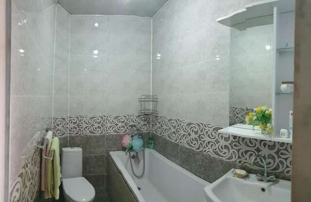 Дома для отпуска House near Downtown Тбилиси-26